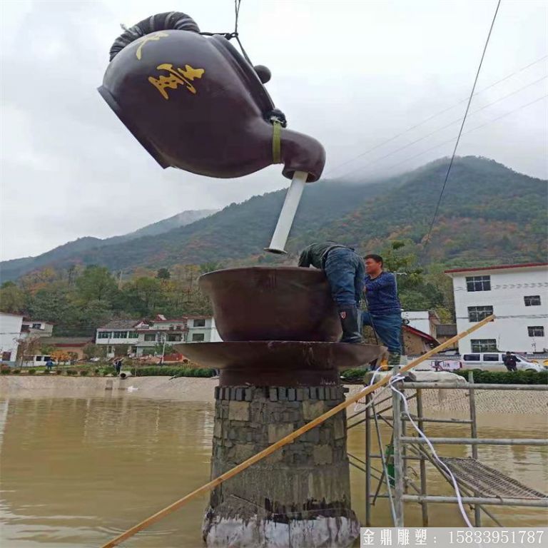 安徽玻璃鋼天壺雕塑案例，池塘水景流水壺7